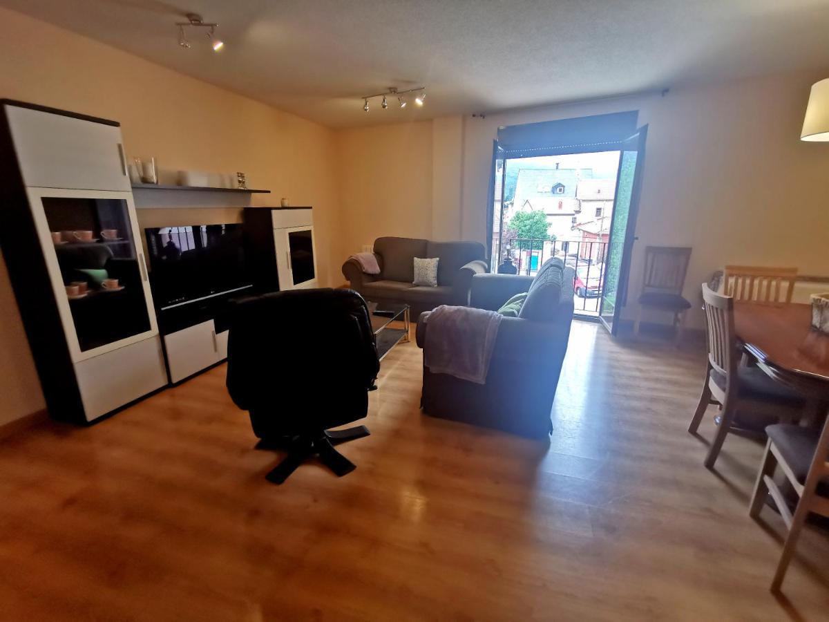 Riaza Vacacional - Apartamento En El Centro Eksteriør billede